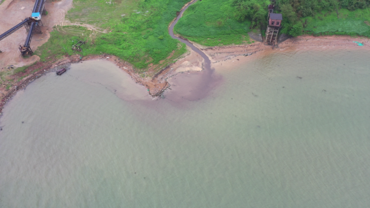 ��פ���գ�������Աð��ֱ���ֳ���